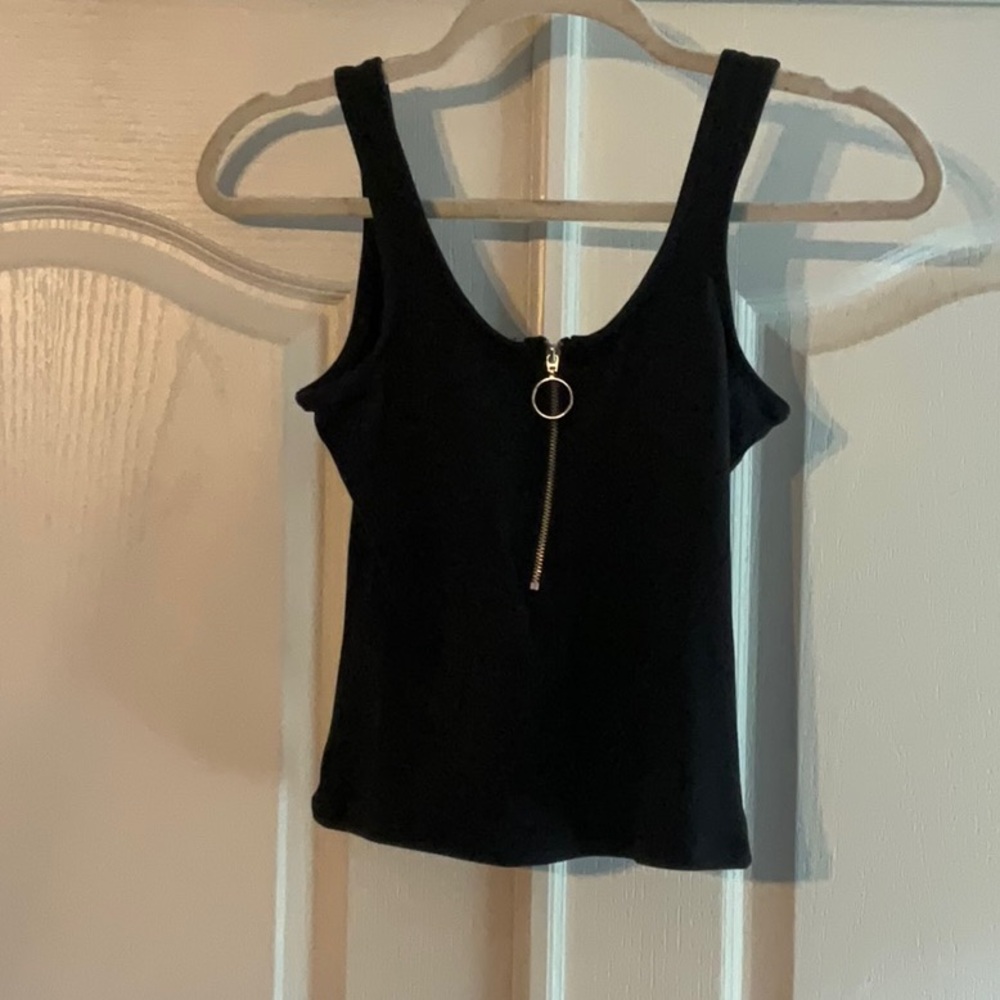 Zippered tank